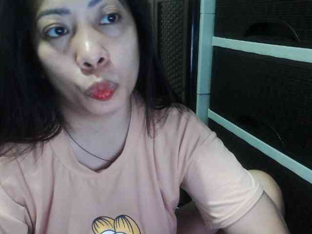 Cassiee webcam