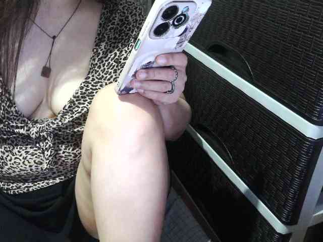 Cassiee webcam
