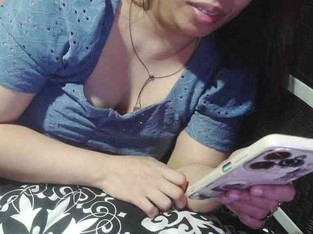 Cassiee webcam