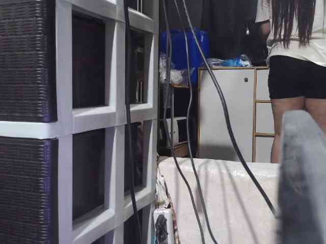 Cassiee webcam