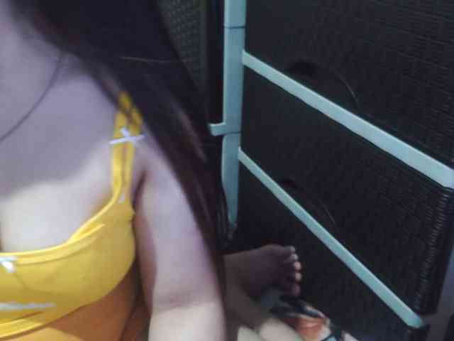 Cassiee webcam
