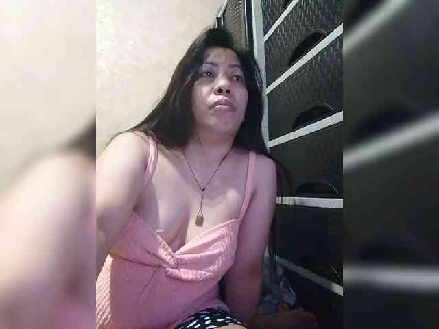 Cassiee webcam