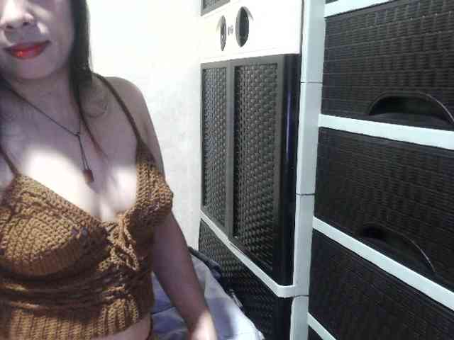 Cassiee webcam
