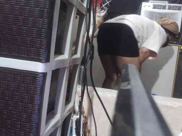Cassiee webcam