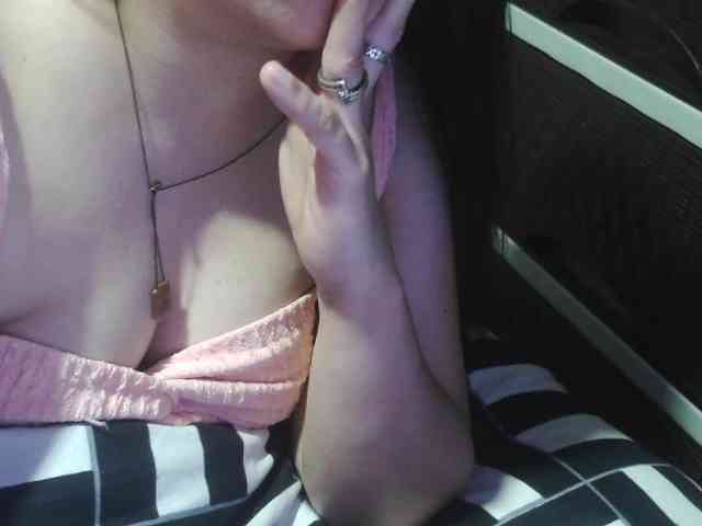 Kazzandra webcam
