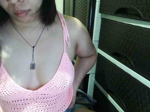 Cassiee webcam