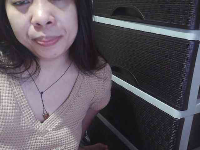 Cassiee webcam