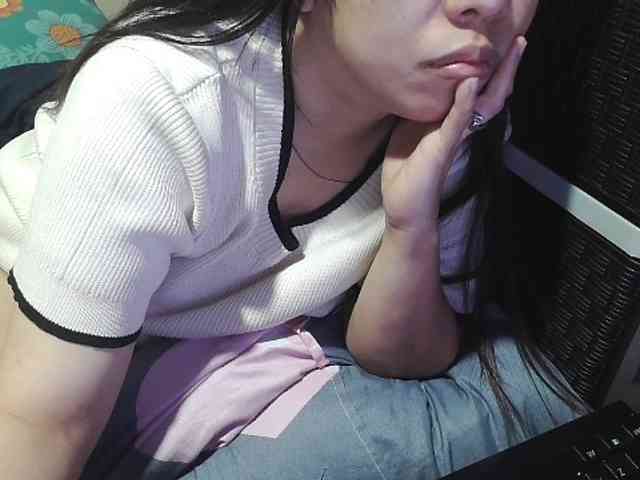 Cassiee webcam