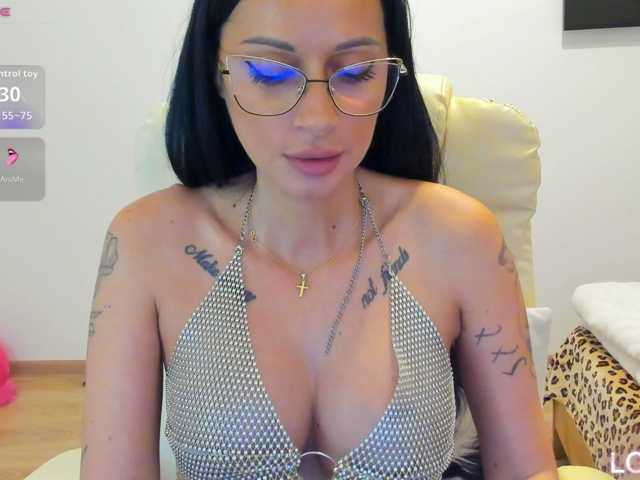 kissnicol live cam preview