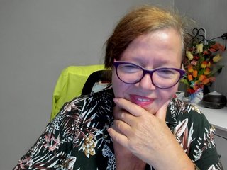 flirty-adele