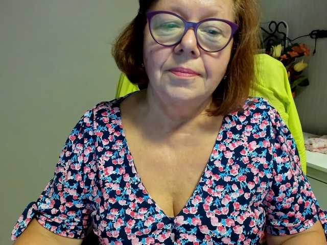 flirty-adele live webcam show