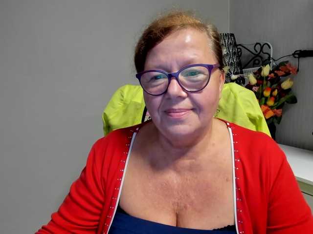 flirty-adele live cam on BongaCams