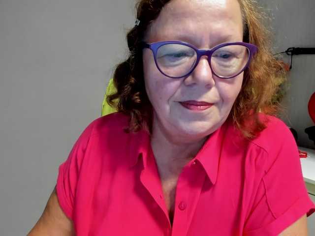 flirty-adele live cam on BongaCams