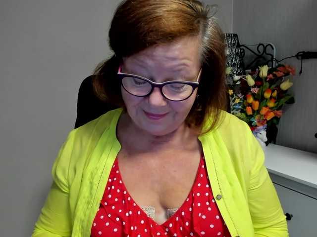 flirty-adele live cam on BongaCams