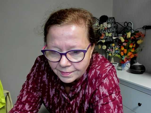 flirty-adele live cam on BongaCams