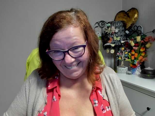 flirty-adele live cam on BongaCams