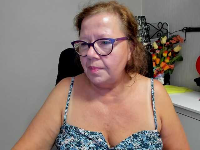 flirty-adele live cam on BongaCams