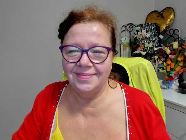 flirty-adele live cam on BongaCams