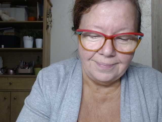 flirty-adele live cam on BongaCams