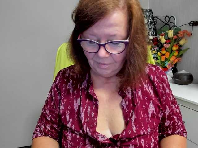 flirty-adele live cam on BongaCams