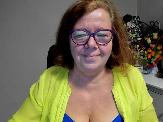 flirty-adele live cam preview