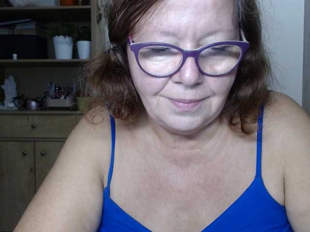 flirty-adele live cam on BongaCams