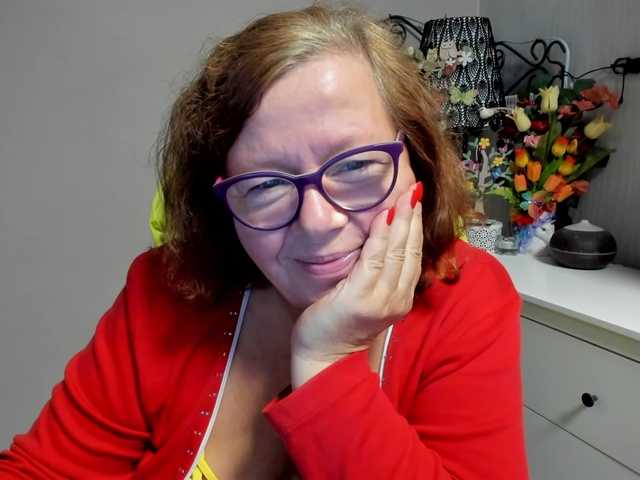 flirty-adele live cam on BongaCams