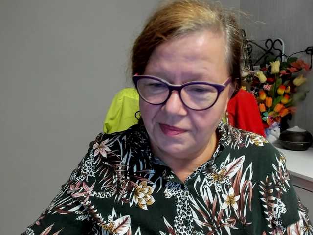 flirty-adele live cam on BongaCams