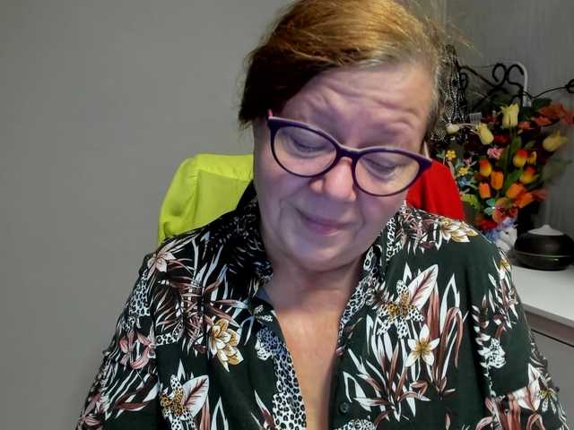 flirty-adele live cam on BongaCams