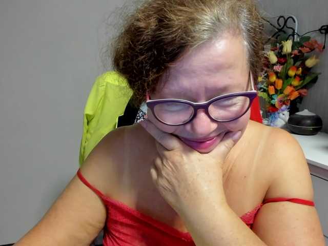 flirty-adele