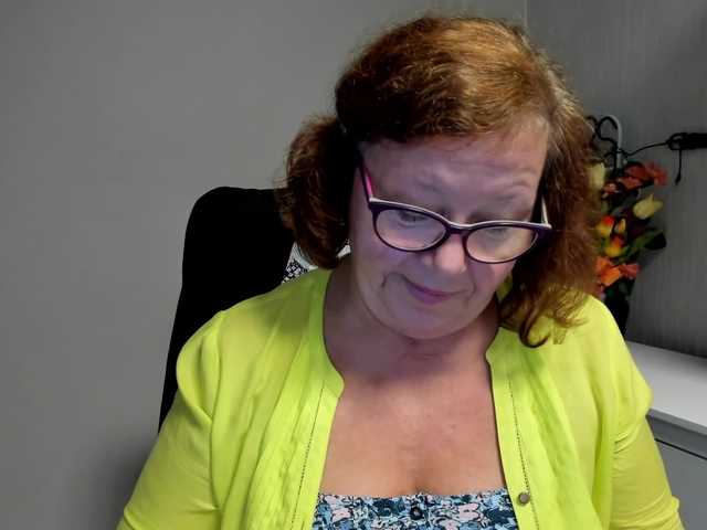 flirty-adele live cam on BongaCams