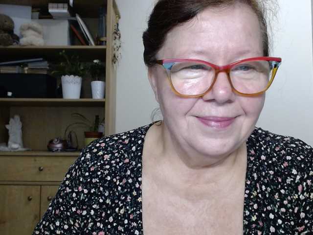flirty-adele live cam on BongaCams