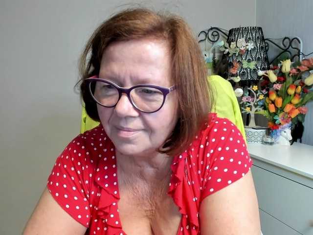flirty-adele live cam on BongaCams