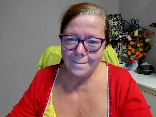 flirty-adele live cam on BongaCams