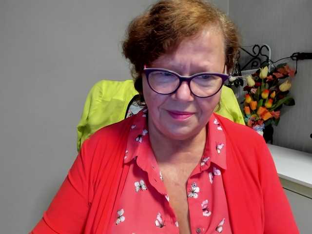 flirty-adele live cam on BongaCams
