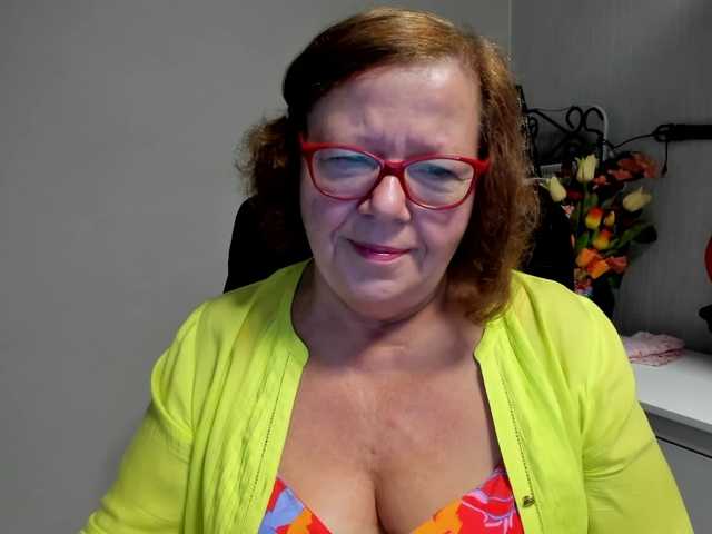 flirty-adele