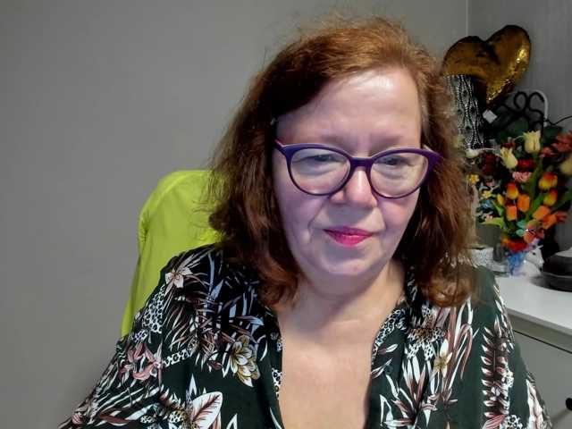 flirty-adele live cam on BongaCams