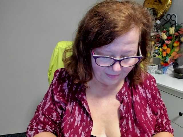 flirty-adele live cam on BongaCams