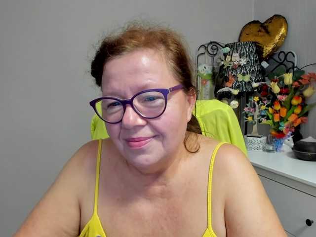 flirty-adele live cam on BongaCams