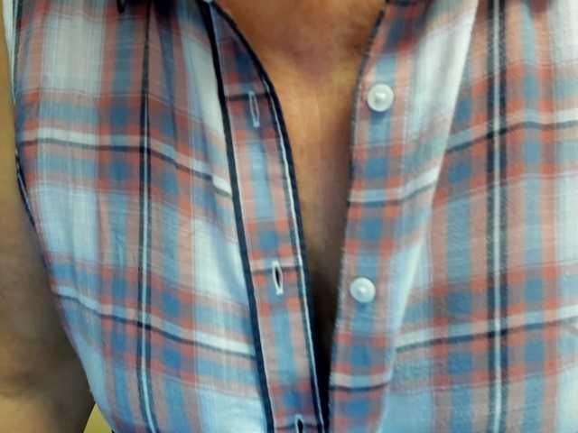 flirty-adele live cam on BongaCams