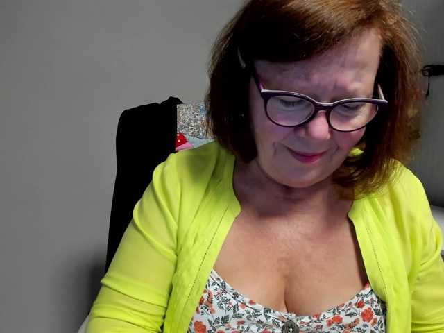 le modèle flirty-adele est en webcam porno dans un show sur le site bongacams, il possède les tags suivants: White/Caucasian,Redhead,Trimmed