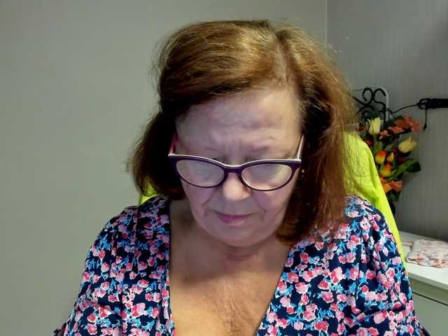 flirty-adele live webcam show
