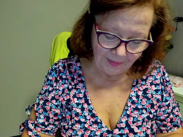 flirty-adele live webcam show