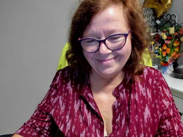 flirty-adele live cam on BongaCams