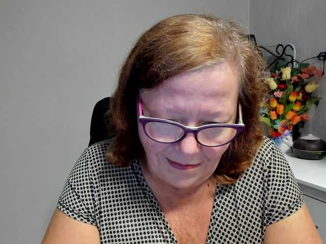 flirty-adele live cam on BongaCams