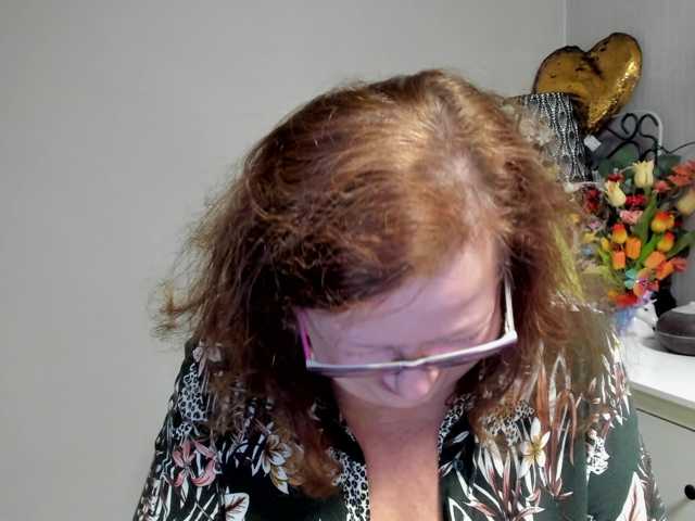 flirty-adele live cam on BongaCams