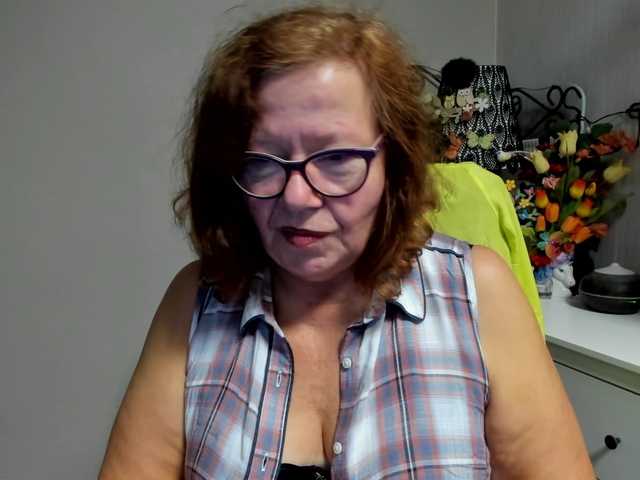 flirty-adele live cam on BongaCams