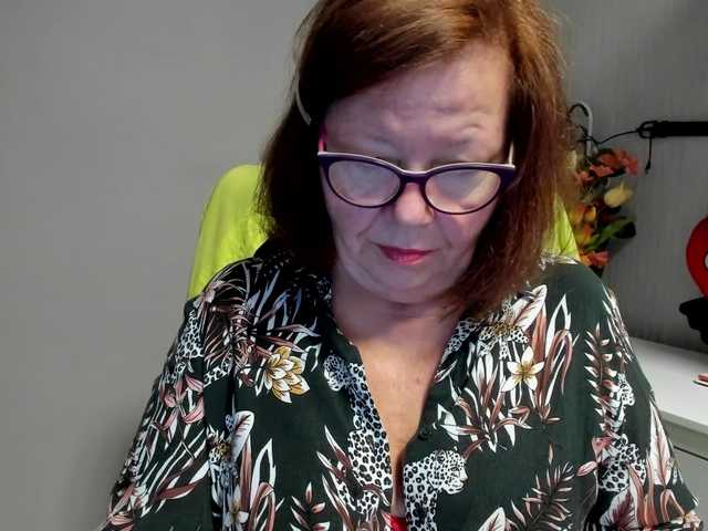 flirty-adele live cam on BongaCams