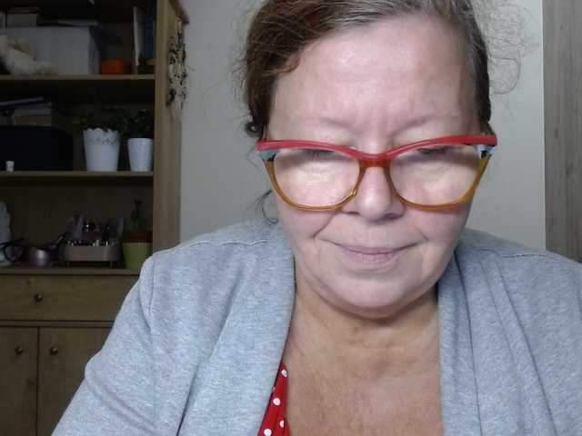 flirty-adele live cam on BongaCams