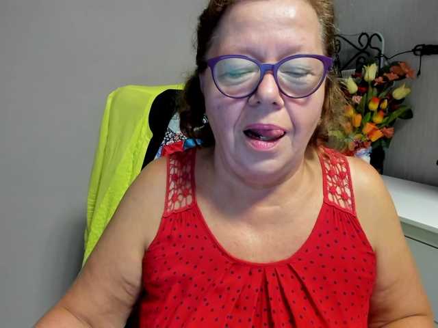 flirty-adele live cam on BongaCams